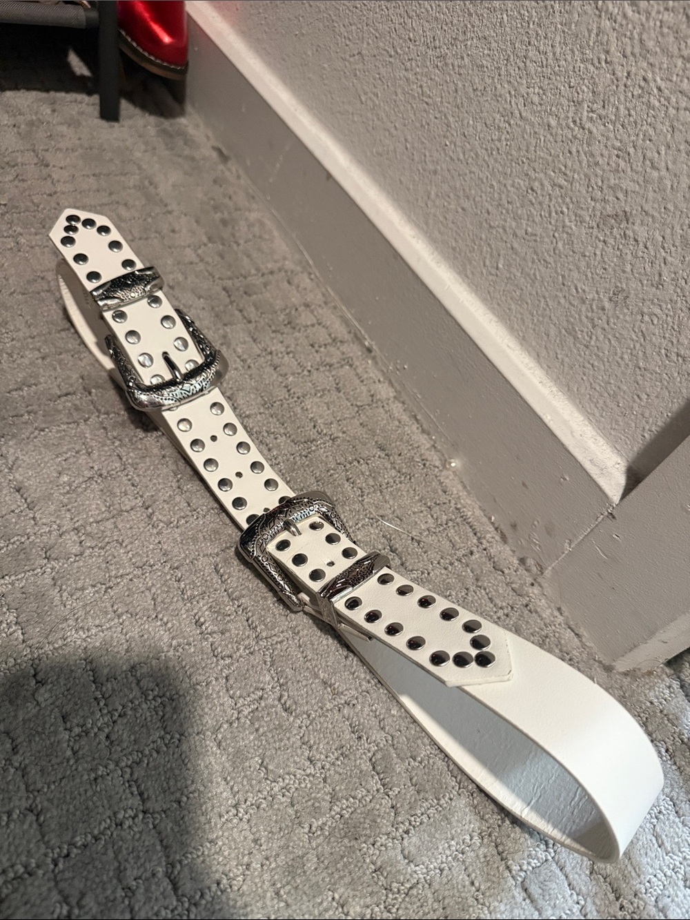 White Double-Buckle Western-Inspired Women’s Belt S/M